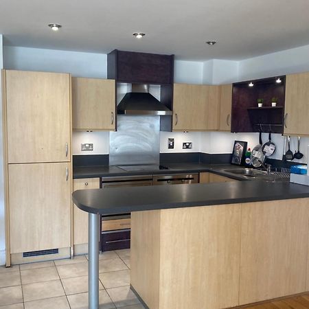 2 Bedroom Flat In Riverside West Londres Exterior foto