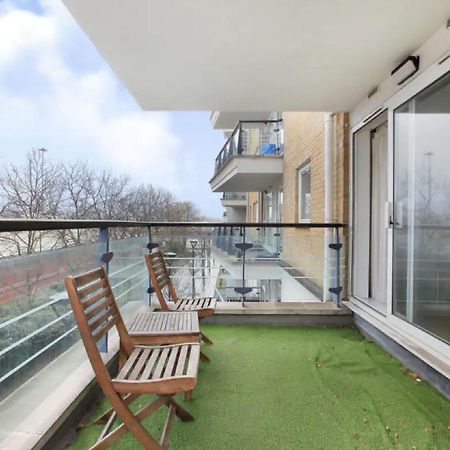 2 Bedroom Flat In Riverside West Londres Exterior foto
